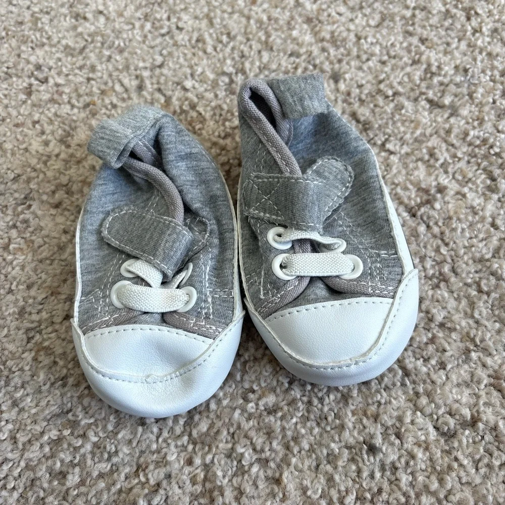H&M Baby Shoes Grey And White Cloth Sneaker Size 14/15